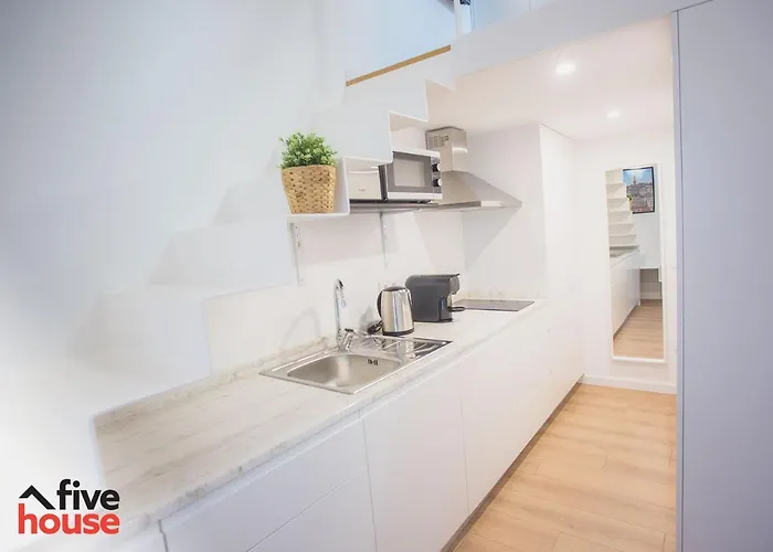 בית נופש Five House 16 *